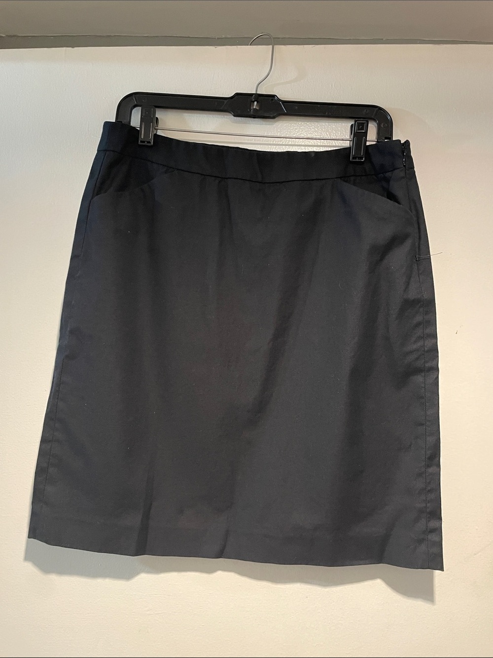 Classic Black Women's Skirt with Pockets!